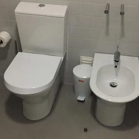 Cozy Well Lit With A Superb View * Linda-a-Velha